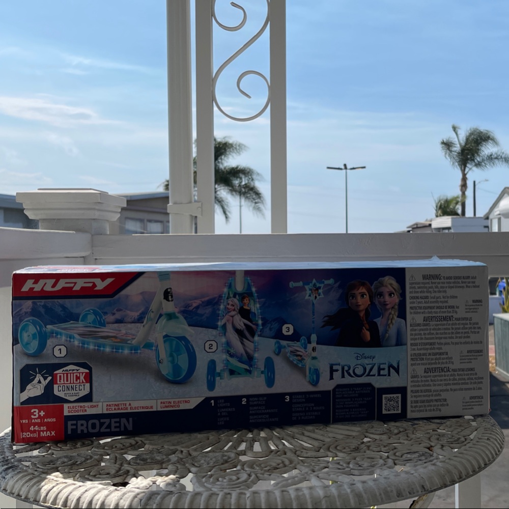 HUFFY | FROZEN SCOOTER TOY | Blue and White